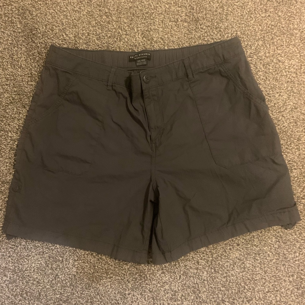 🎉 5/$10 XXL Women’s Shorts